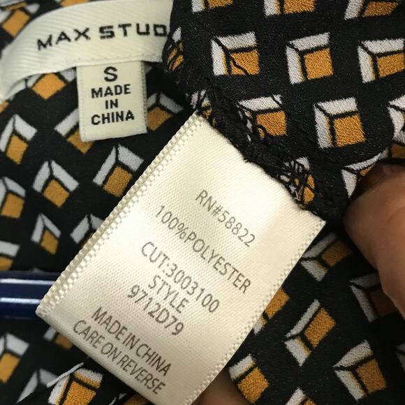 MAX STUDIO Ruffled Square Print Blouse - Picture 3 of 9